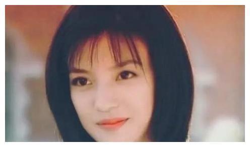 离开叶茂青转投汪雨怀抱，你以为赵薇渴望爱情，实则背后隐藏秘密