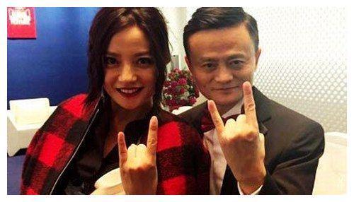 离开叶茂青转投汪雨怀抱，你以为赵薇渴望爱情，实则背后隐藏秘密