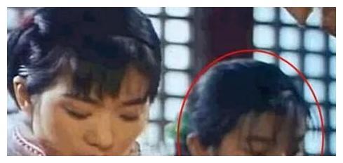 离开叶茂青转投汪雨怀抱，你以为赵薇渴望爱情，实则背后隐藏秘密