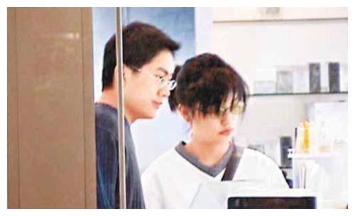 离开叶茂青转投汪雨怀抱，你以为赵薇渴望爱情，实则背后隐藏秘密