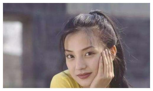 离开叶茂青转投汪雨怀抱，你以为赵薇渴望爱情，实则背后隐藏秘密