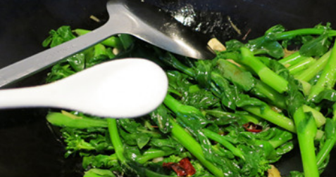 油菜苔怎么炒好吃,油菜怎么炒好吃又简单的做法图8