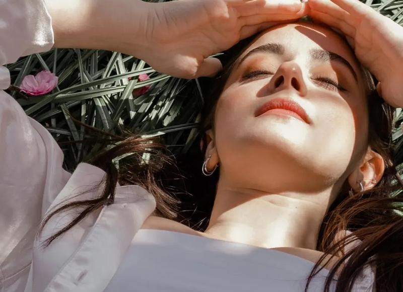 已婚小姑子户口不迁走违法吗