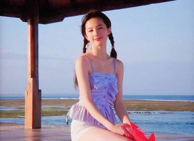 ​李白写给杨贵妃的诗（将杨贵妃的美写到极致）