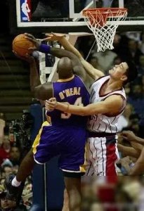 ​姚鲨对决18次交手全记录，奥尼尔赢得了数据姚明得到了尊重和肯