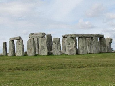 ​巨石阵之谜：神秘的建造者与时空的旋涡