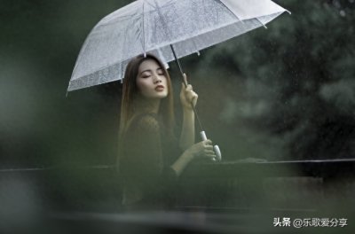 ​粤语经典，耳畔回响：最好听的十首粤语歌曲精选