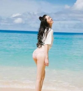 ​郭碧婷也学人走“性感路线”了，一身泳装把身材“暴露”出来！