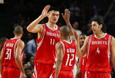 ​姚明的队友防守专家巴蒂尔实力是什么层次，退役后现在怎样了