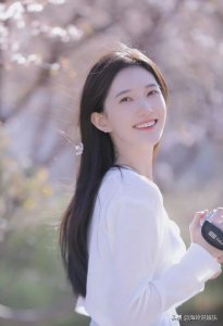 ​彭雅琦，甜美可人的“初恋系”美女