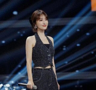 ​郑恺被曝婚内出轨?两人离婚传闻再起波澜?苗苗揭开真相吴昕顶压力