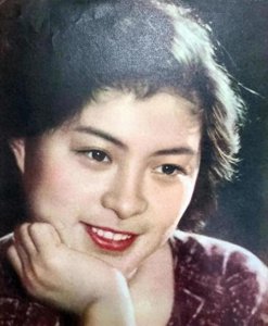 ​演员刘佳：18岁一炮而红，巅峰时息影10年，戏外被有钱丈夫宠成宝