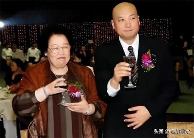 ​迟重瑞的“卑微”婚姻：娶大11岁离异富婆，不准有孩子和留长发