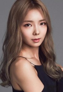 ​南韩性感美女李孝恩：美腿小蛮腰，身材火辣令人惊艳！