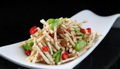 ​鱼腥草煮鱼汤的功效与作用(鱼腥草鲫鱼汤的功效与作用)