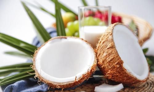 椰子里的果肉要怎么吃可以吃吗