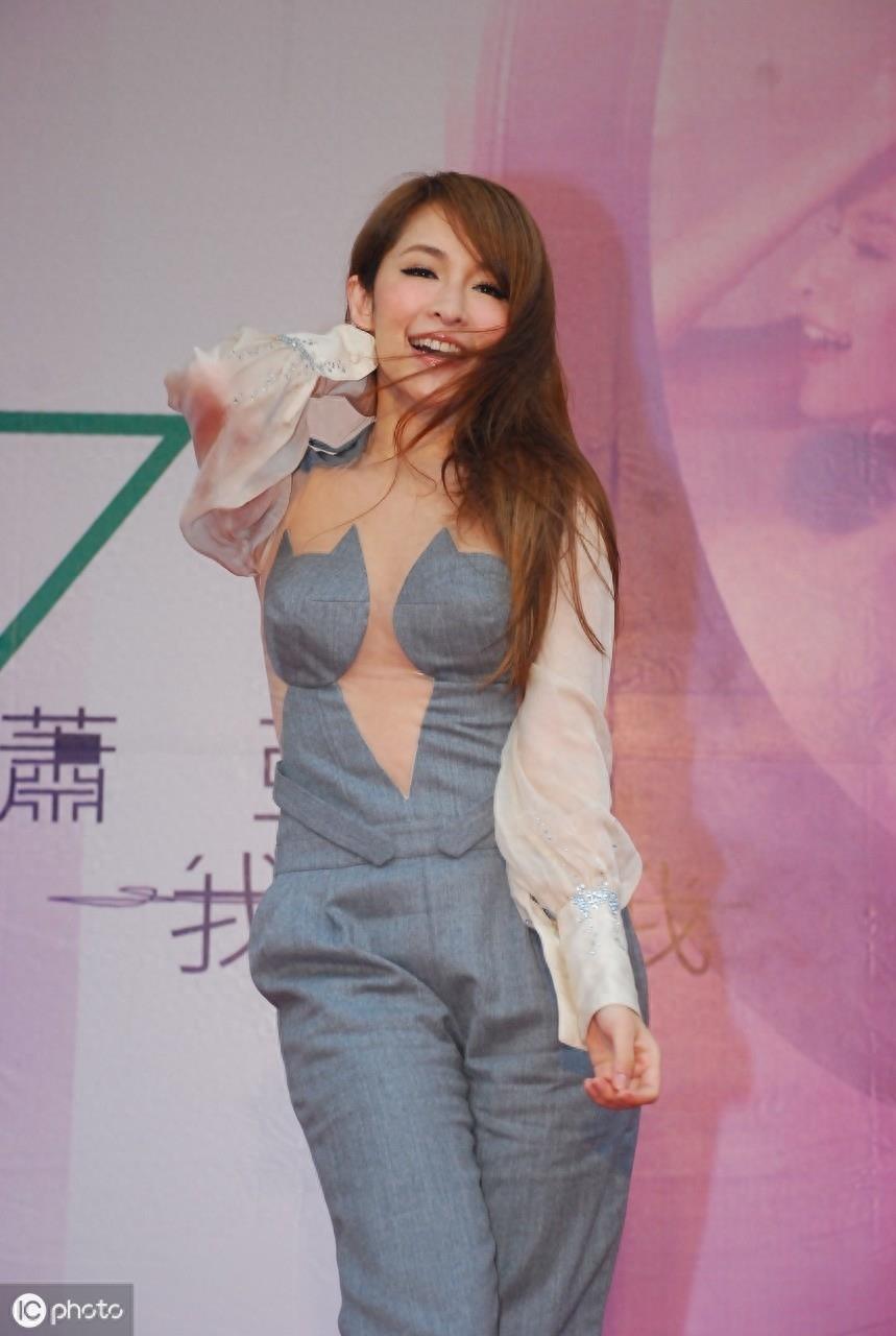 萧亚轩个人美照