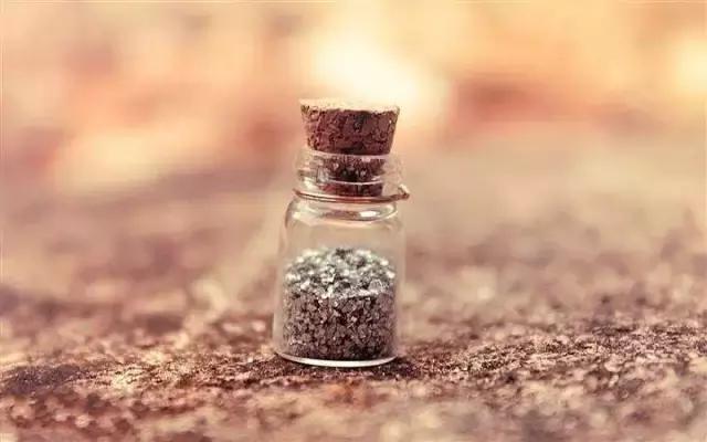 因为一句歌词而好听的十首歌（那些歌曲里的哪些歌词打动了你）(10)