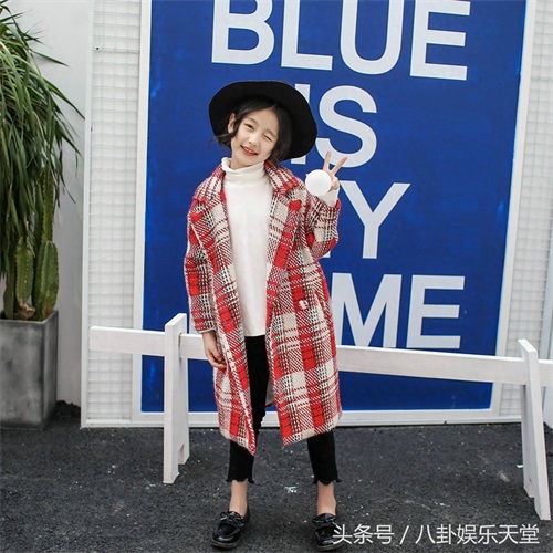 看了童星裴佳欣的近照，难怪连王思聪都在盼着她长大！