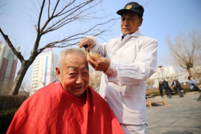 ​为什么你爱他比我深什么歌（那你为啥爱我）