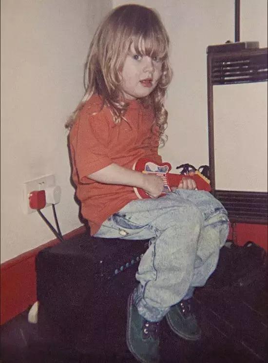 阿黛尔最震撼的一首歌曲（靠3张分手专辑享誉全球）(9)