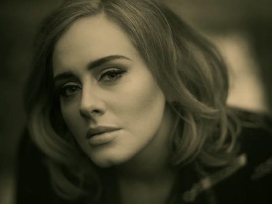 阿黛尔最震撼的一首歌曲（靠3张分手专辑享誉全球）(15)