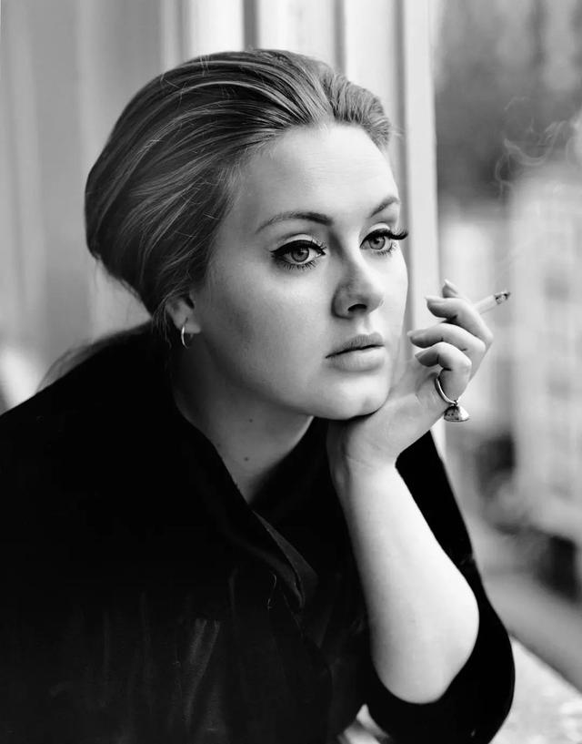 阿黛尔最震撼的一首歌曲（靠3张分手专辑享誉全球）(23)