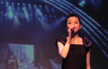 张靓颖历年歌曲（张靓颖又一首可比画心的电影主题曲出街）(17)