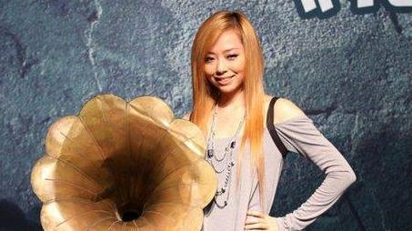 张靓颖历年歌曲（张靓颖又一首可比画心的电影主题曲出街）(14)