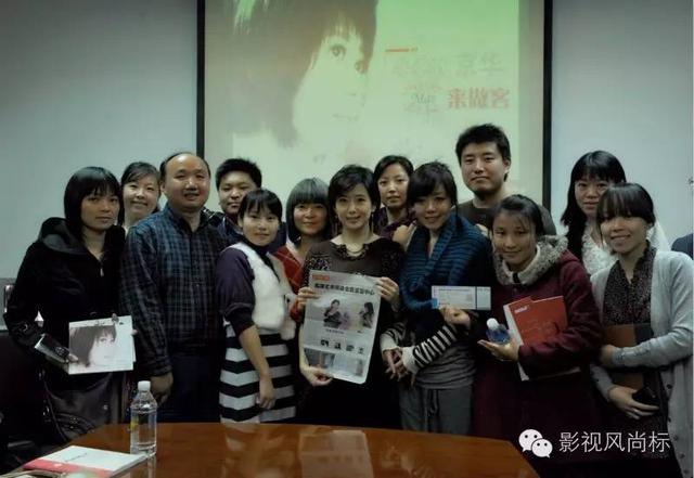 关于中秋和月亮的歌曲（10首有关月亮的经典歌曲）(8)