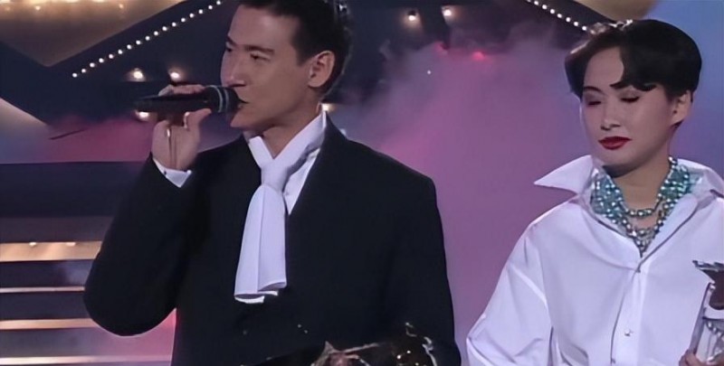 男女对唱情歌的歌单（至今无法超越的十首男女对唱歌曲）