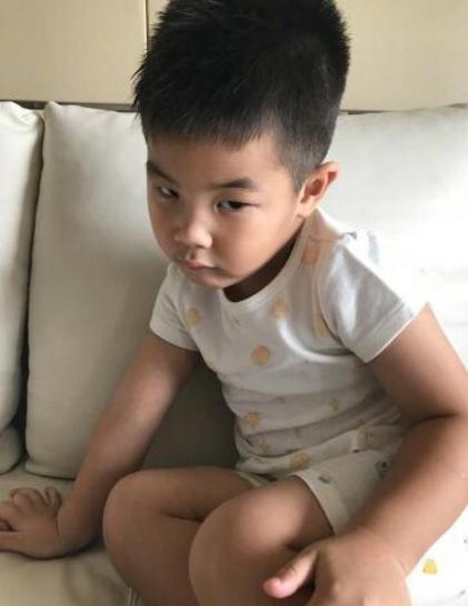 胡彦斌歌词回应郑爽“和前任的100件小事”，套路很深