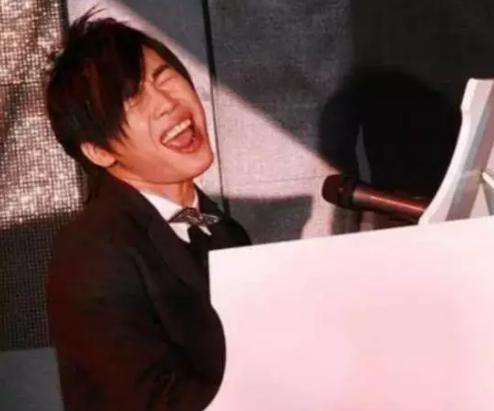 胡彦斌歌词回应郑爽“和前任的100件小事”，套路很深