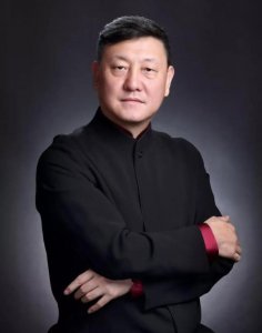 ​韩磊唱了很多经典影视歌曲（唱过700首经典歌曲）