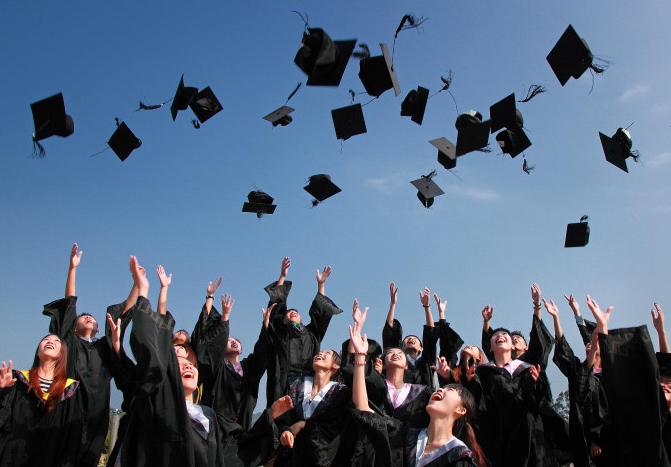 谁的青春不迷茫插曲（有关于青春的歌曲推荐）