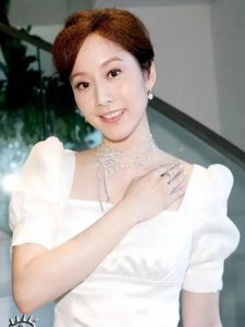 ​许慧欣经典歌曲（还记得唱七月七日晴的许慧欣吗）