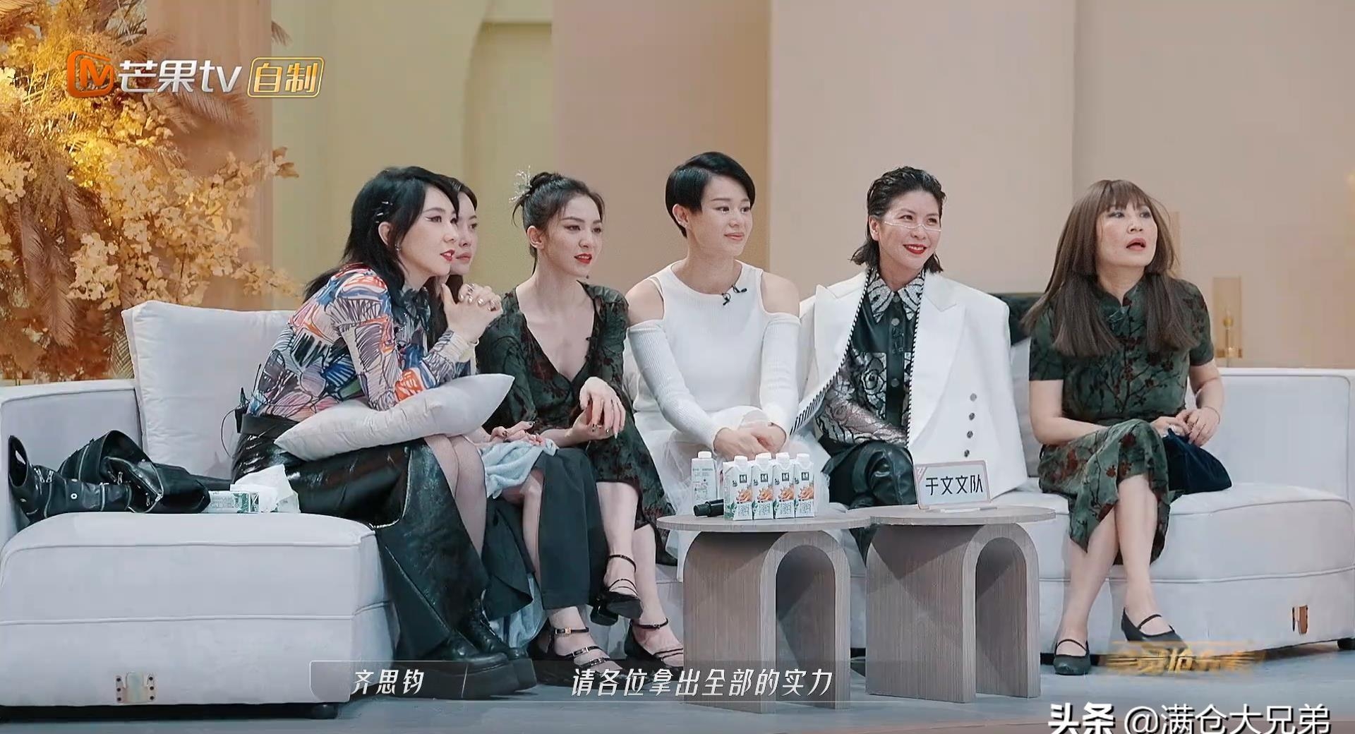 是谁导演这场戏是什么歌曲(是谁导演了这场戏歌词是什么意思) 导演 歌曲 第5张