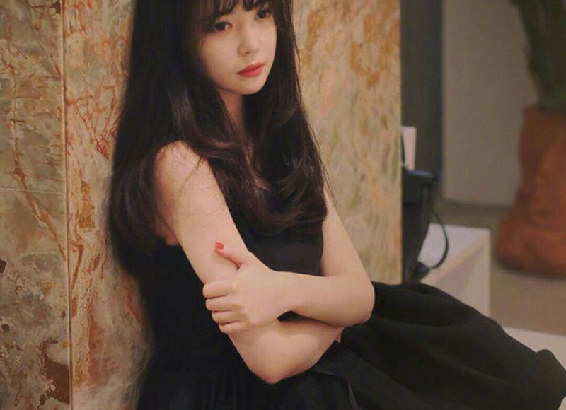 大儿媳生儿子婆婆给5千，小儿媳生女儿奖1万，打开红包她泪崩