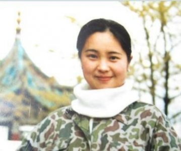 ​有个名字叫小芳歌词(别人的老婆)