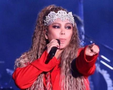 张惠妹2025年第一天晒照，身材走样胖到认不出，网友：少吃点吧！