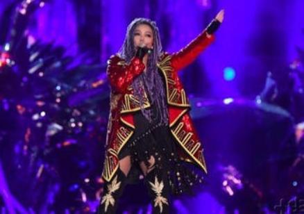 张惠妹2025年第一天晒照，身材走样胖到认不出，网友：少吃点吧！