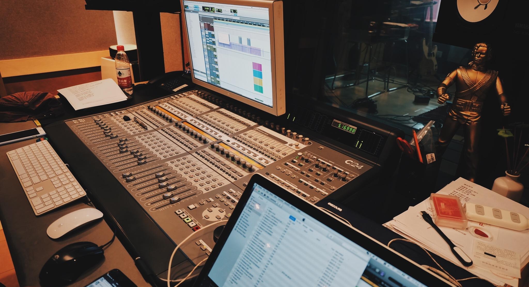 嚣张的歌词想表达什么(嚣张歌词表达的意思是什么) 意思 第5张