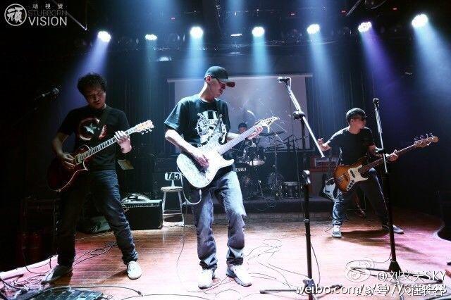 丁武十大经典歌曲（丁武凭什么点赞新歌声这位学员）(1)