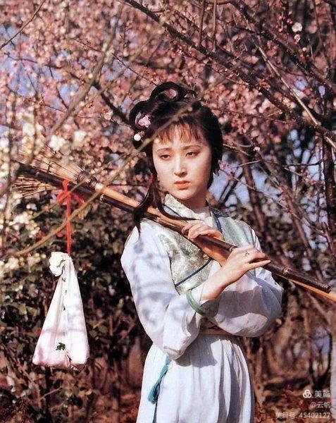 吴碧霞红楼梦歌曲全集（重温经典红楼梦）(1)