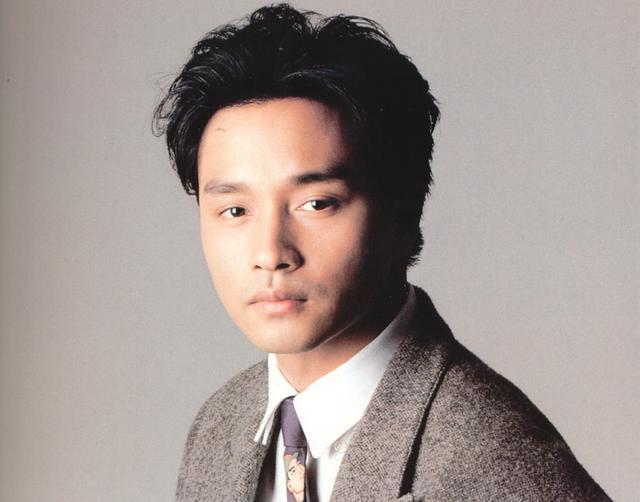 盘点歌坛真正百听不厌的10首歌曲: 黄家驹第四, 第一当之无愧