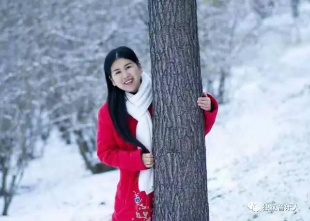 云菲菲经典十首歌曲（著名歌手云菲菲最新单曲楝树下）(3)