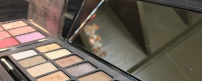 ​先上定妆粉还是先化妆