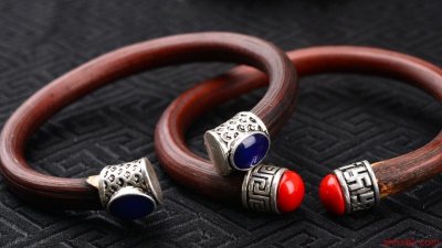 ​戴鸡血藤手镯忌讳什么 戴鸡血藤手镯有什么说法吗