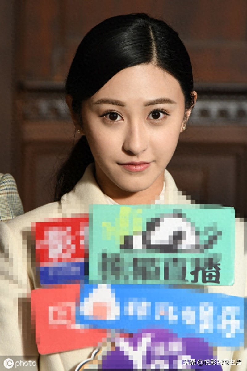 长相清丽脱俗的朱圣祎，古灵精怪，甜美嗓音引来“星爷”关注