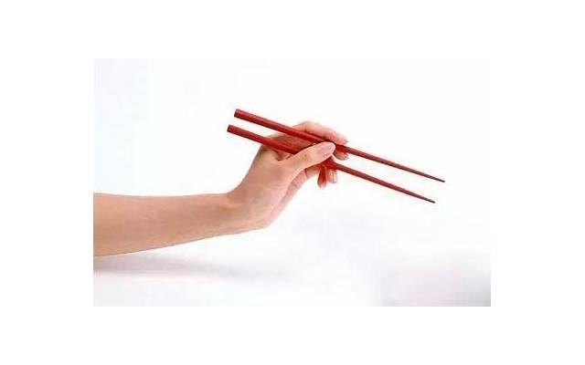 朴灿烈小时候（朴灿烈童年照引热议）